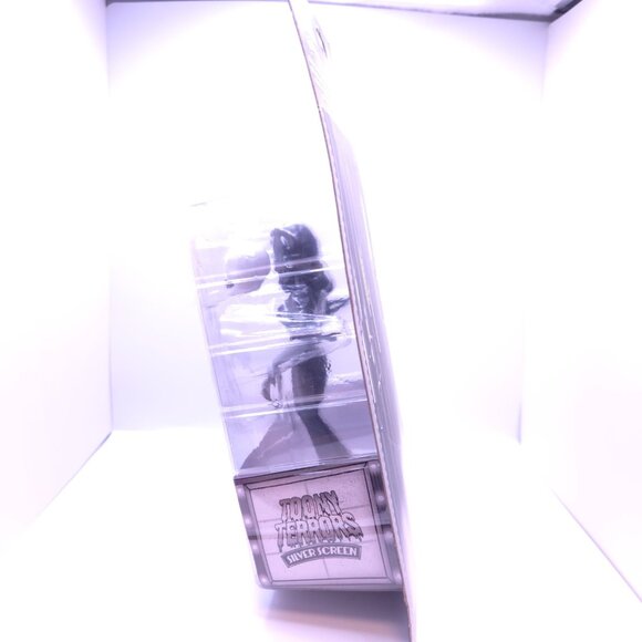 Vampira Toony Terror Silver Screen Edition Action Figure 6 Inch New Sealed - Picture 6 of 7